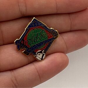 Vintage 1992 World Series Champions Toronto Blue Jays Lapel Pin MLB